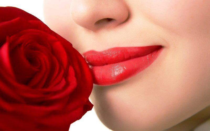 सर्दियों में गुलाबी होठ का क्या है राज