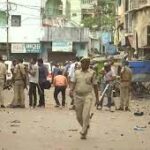 गुजरात के वडोदरा में शोभायात्रा पर की गई पत्थरबाजी